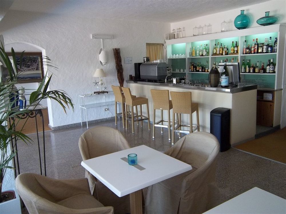 Hotel 3 Botti Бая Сардиния Екстериор снимка