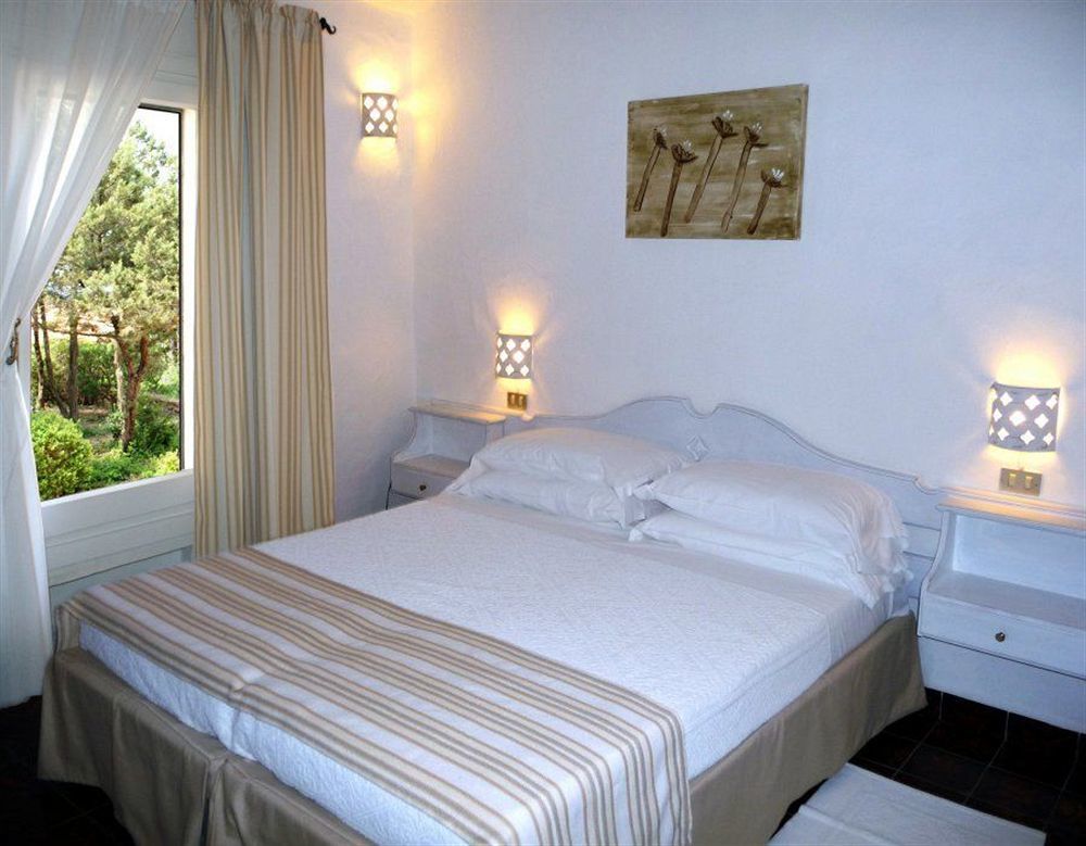 Hotel 3 Botti Бая Сардиния Екстериор снимка